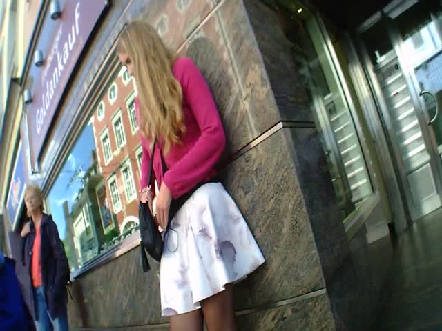 hot girl upskirt nice dress legs at bus stop