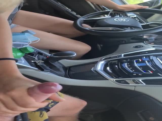 wank & drive, women can do 2 things at the same time, naemyia