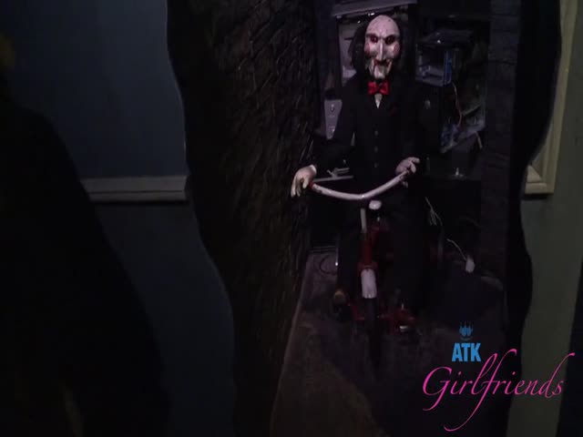 atkgirlfriends 22 05 30 kimmy kim - wax museum 1