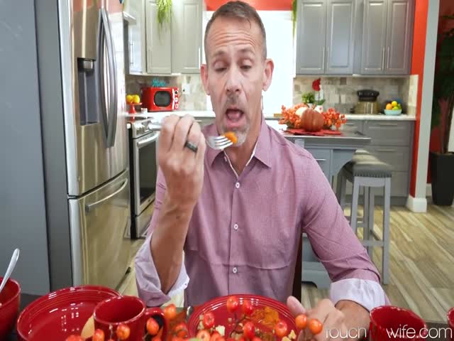 25 11 2022 amiee cambridge - stuffing my wifes moist cherry pie