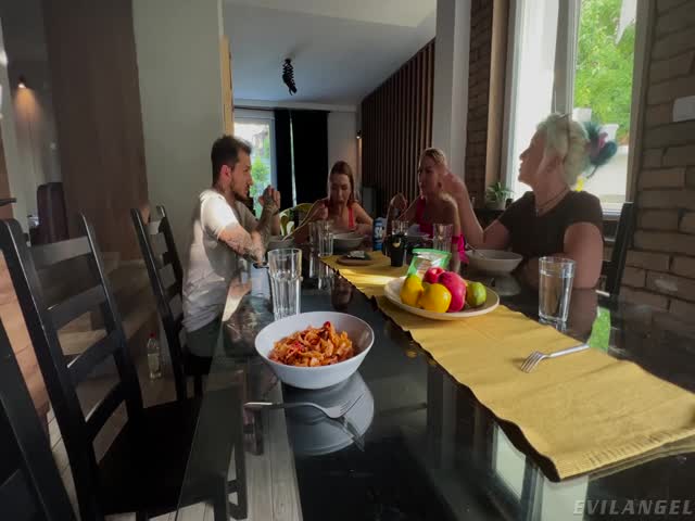 2022 12 23 proxy paige, alexis crystal, cherry kiss, misha maver and vyvan hill - lesbian cluster fuck