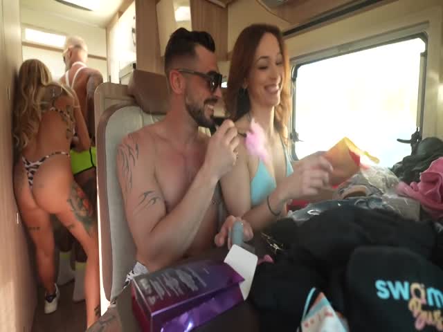 swamebus the adventurers all board the swame boat 04-05-2023