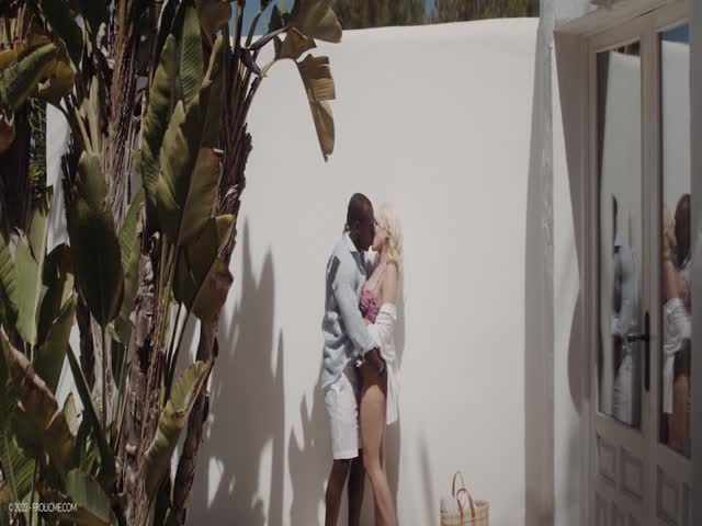 2023 06 03 lisi sun and shade