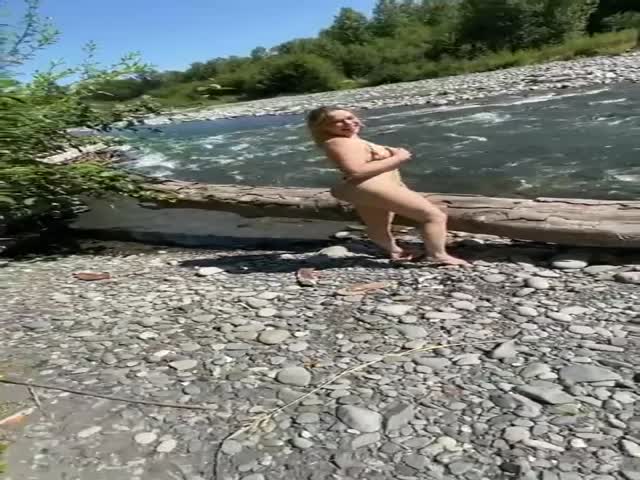 onlyfans mia malkova - swallowing beside the river