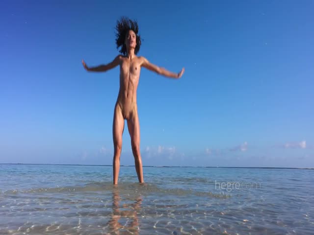 ruby tropical beach shoot 2023 09 12