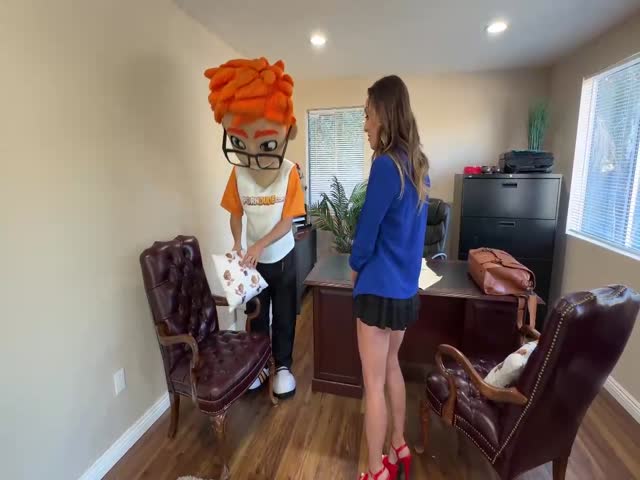 alexis james - helps porn dude assets grow 13 12 2024