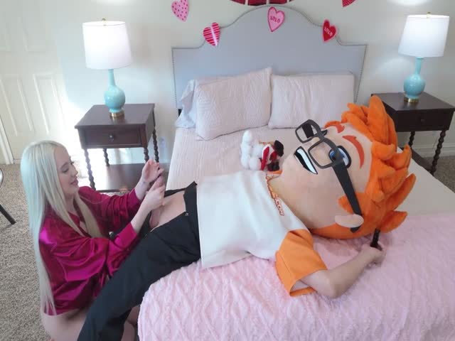 naomi ryder - gets a big hard surprise from porn dude 15 03 2025