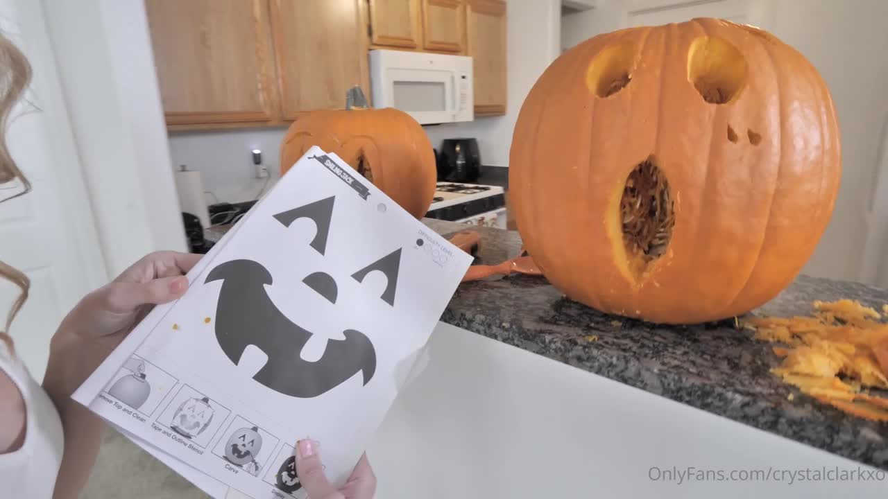 Crystal Clark - Pumpkin Carving With My Horny Step Aunt Turns Into Hardcore Taboo Halloween Fuck 08 05 2026 